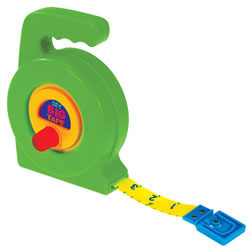3 years & up. The Big Tape is just like a carpenter's, except that it is child-friendly. Measure everything in centimeters or inches using this retractable tape measure. Big and chunky and easy for little hands to use and understand size relationships. Tape measures 36" (100 cm) long.