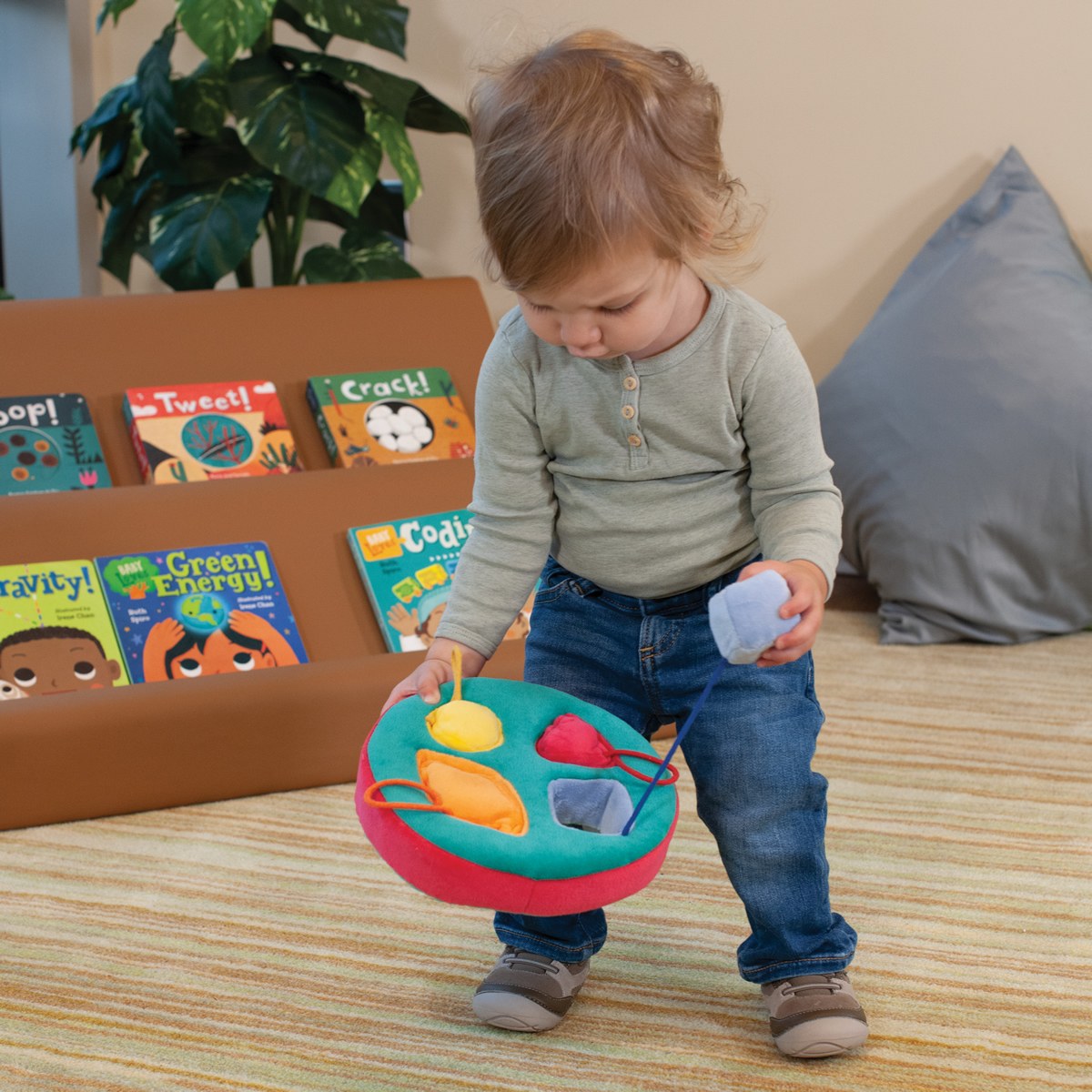Kaplan Early Learning Round Shape Board with Color Shapes