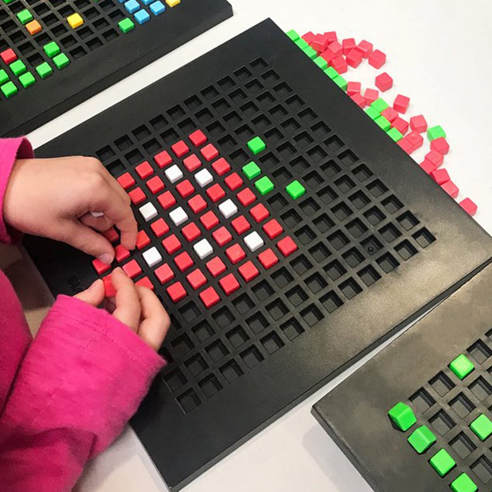 Bloxels Build Your Own Video Games: Official Kit