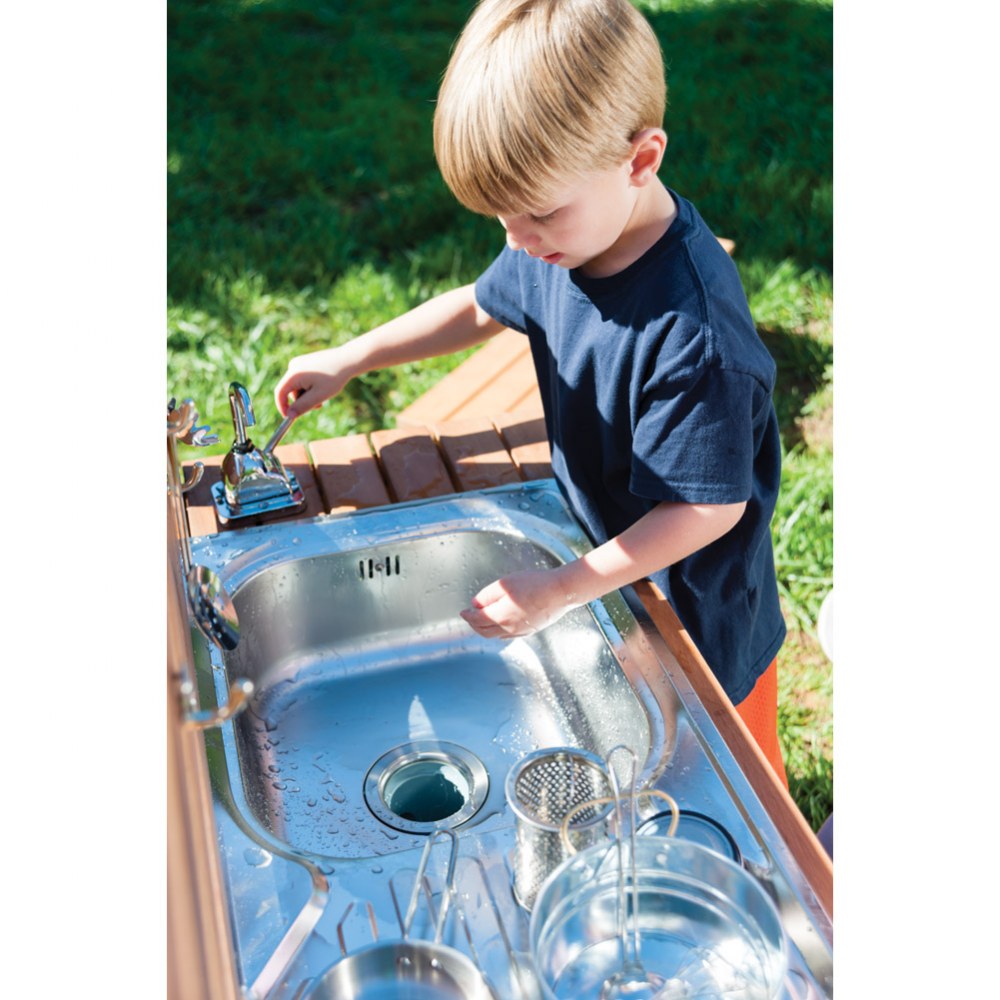 Outdoor Mud Kitchen With Pump   32334 7659 