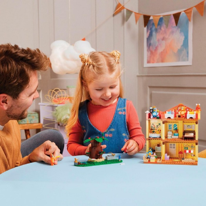 Alternate Image #1 of LEGO&reg; Bluey's Family House - 11203