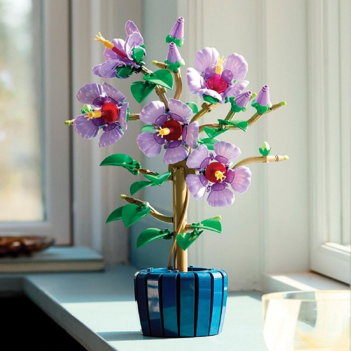 Alternate Image #1 of LEGO&reg; Hibiscus - 10372