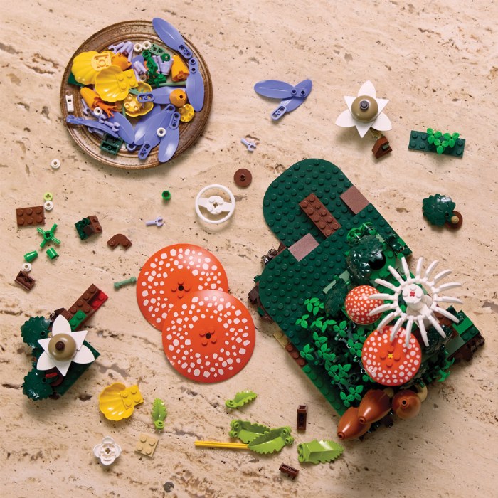 Alternate Image #1 of LEGO&reg; Botanicals Woodland Mushrooms - 11505