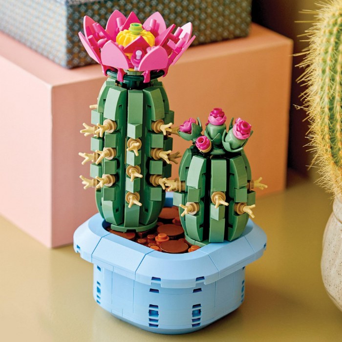 Alternate Image #1 of LEGO&reg; Flowering Cactus - 11509
