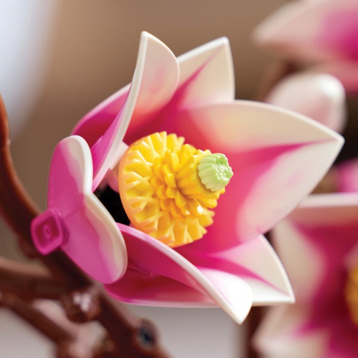 Alternate Image #1 of LEGO&reg; Flowering Cactus - 11509