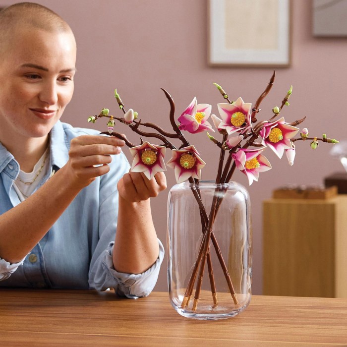 Alternate Image #1 of LEGO&reg; Flowering Cactus - 11509