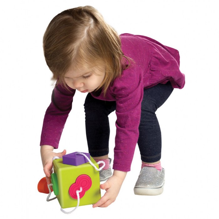 Alternate Image #1 of Oombee Cube