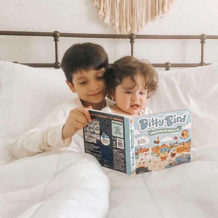 Alternate Image #1 of Ditty Bird Song Books in Spanish - Set of 2