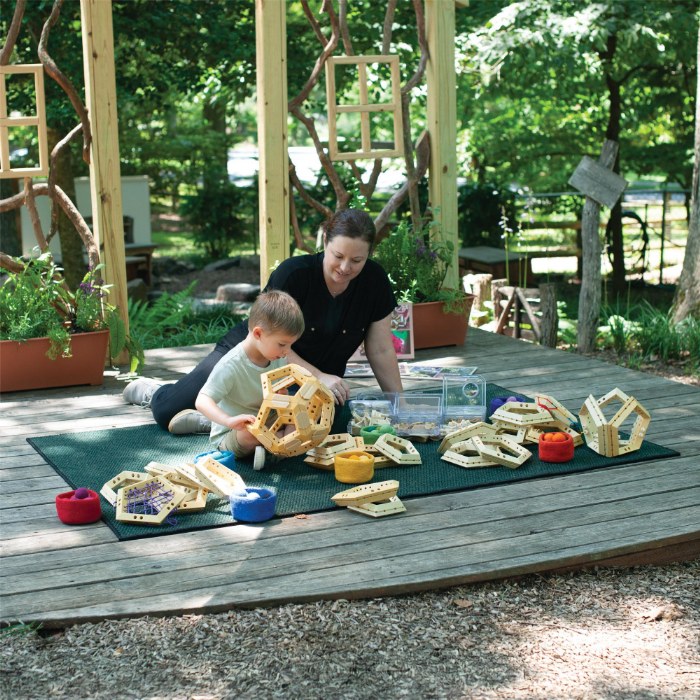 Alternate Image #1 of Kaplan&reg; Peak Outdoor/Indoor Carpets - 4' x 6' Rectangle - Evergreen