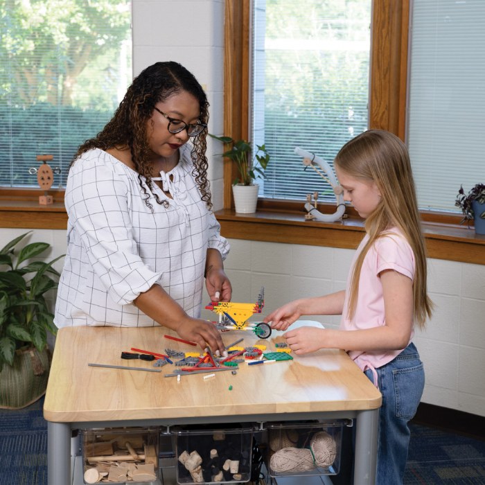 Alternate Image #1 of K'NEX&reg; Introduction to Simple Machines: Levers and Pulleys