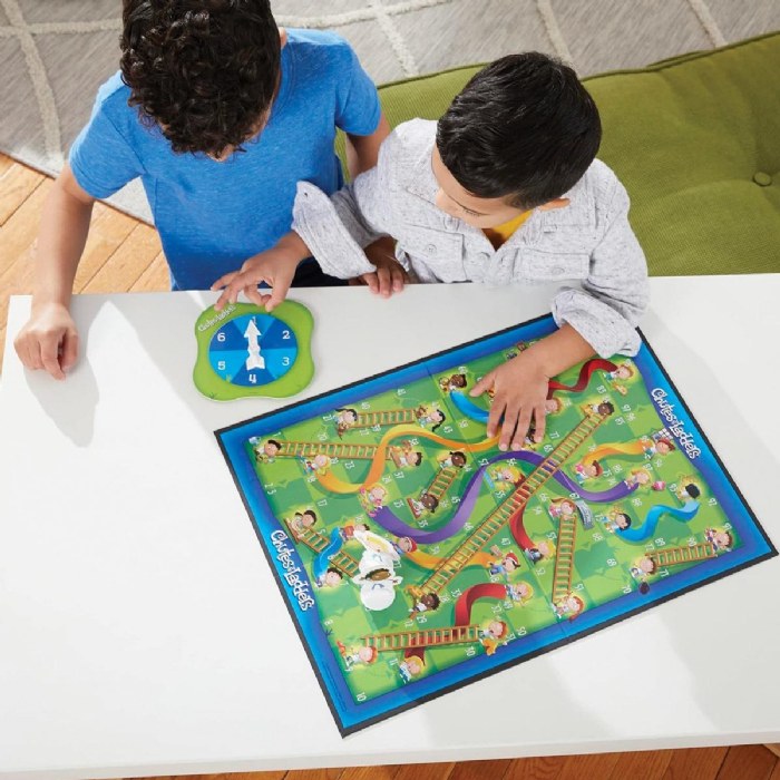 Alternate Image #1 of Chutes and Ladders&reg; Game