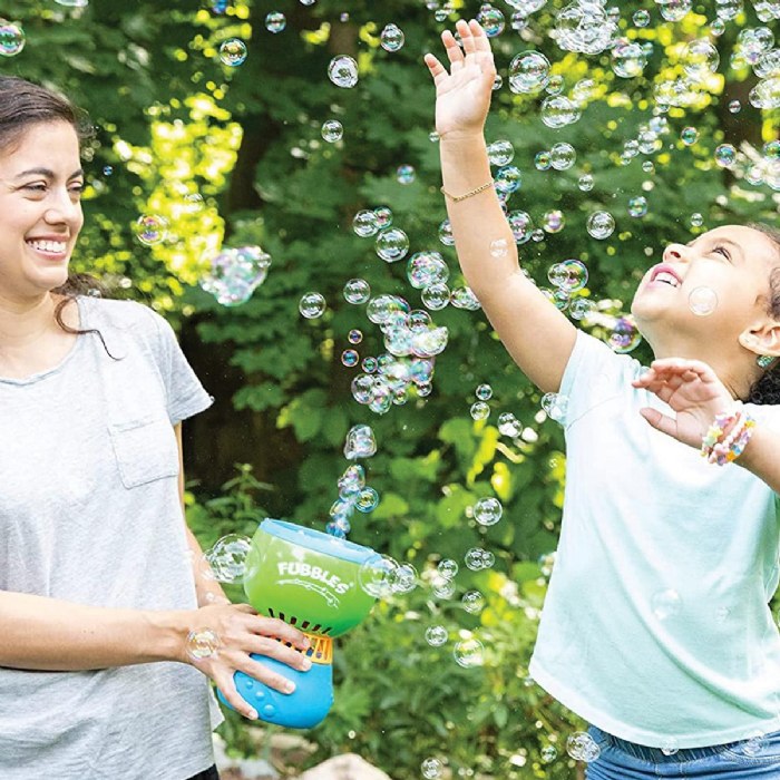 Alternate Image #1 of Fubbles Fun-Finiti Bubble Machine