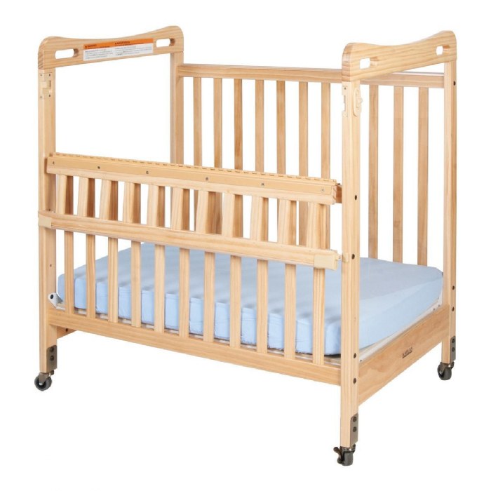 Alternate Image #1 of Safe & Sound&trade; Easy Reach Compact Crib