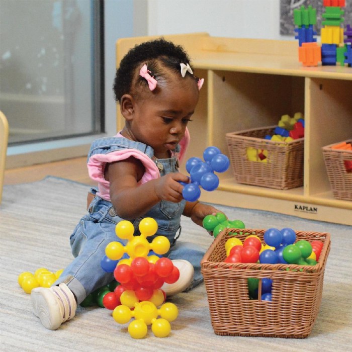 Alternate Image #1 of Jumbo Star Connectors Manipulative Set - 24 Pieces