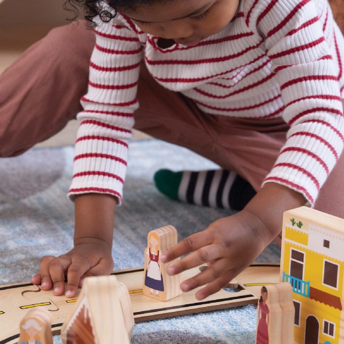 Alternate Image #1 of Friends Around the World - 20 Pieces