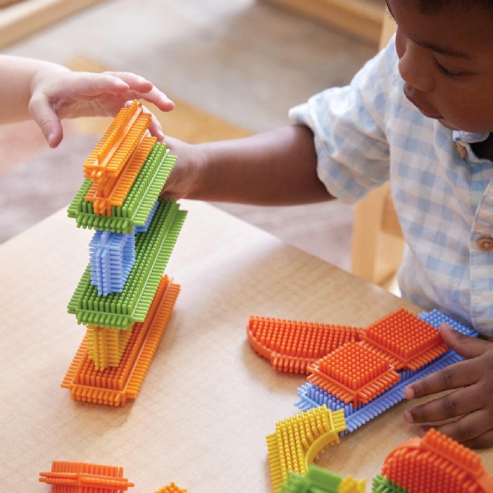 Alternate Image #1 of Snap and Stack Thistle Blocks - 220 Pieces