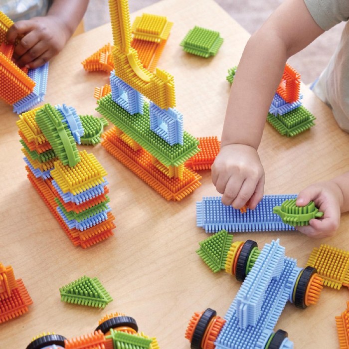 Alternate Image #1 of Snap and Stack Thistle Blocks - 220 Pieces