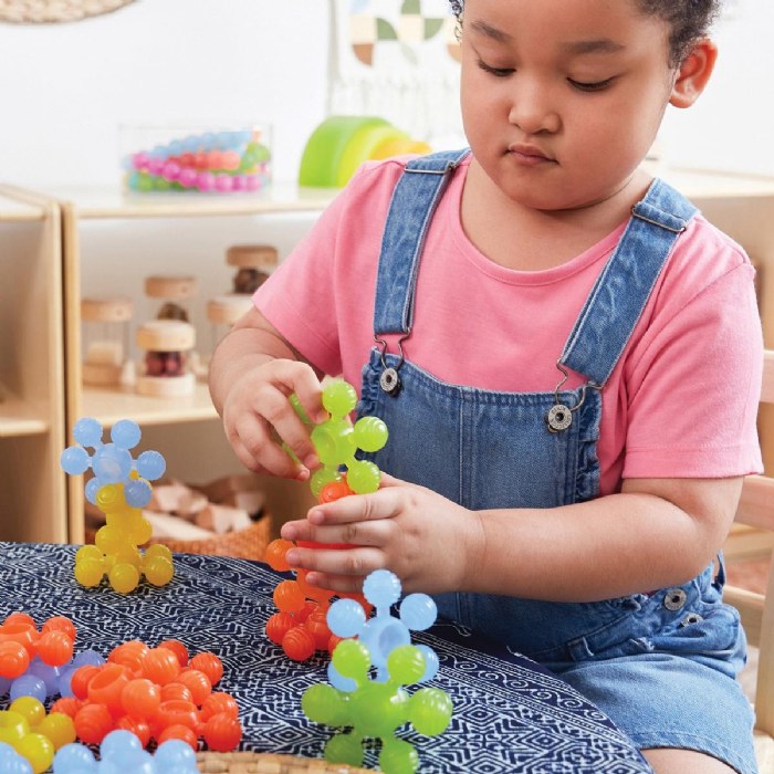 Alternate Image #1 of PolyForm Star Connectors - 35 Pieces