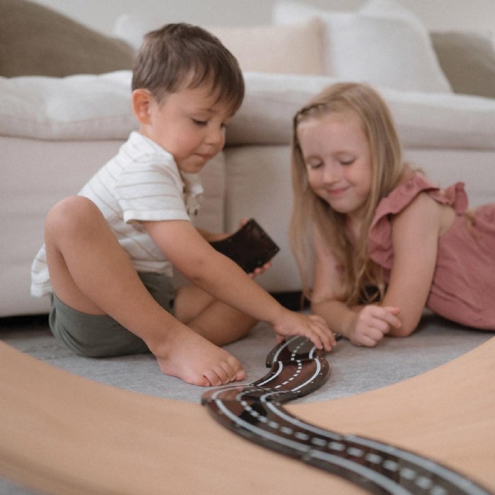 Alternate Image #1 of MAGNA-TILES&reg; Xtra Roads - 12 Piece Set