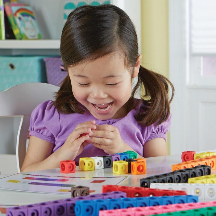 Alternate Image #1 of MathLink&reg; Cubes Early Math Activity Set