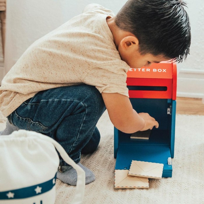 Alternate Image #1 of Extra Special Delivery Mail Set