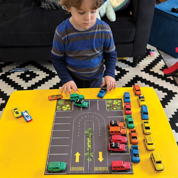 Alternate Image #1 of Neuroplay Pull-Back Car Set