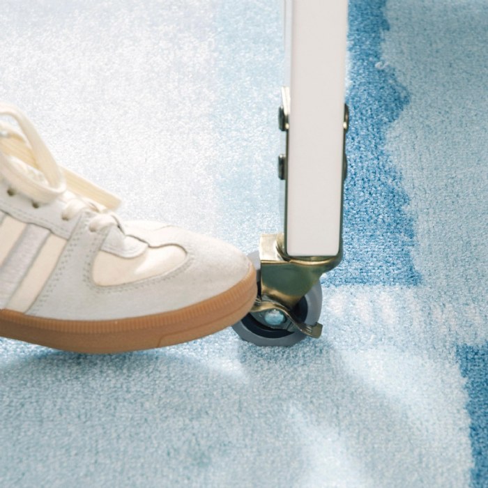 Alternate Image #1 of White Safe and Sound Crib