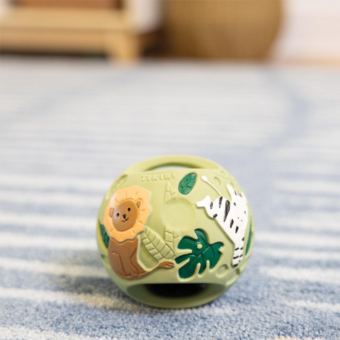 Alternate Image #1 of Safari Grabbing Ball