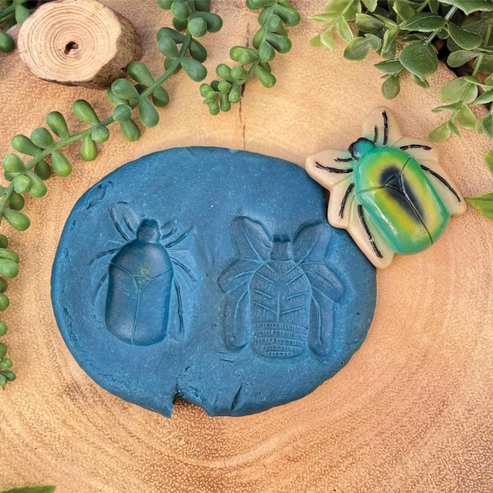 Alternate Image #1 of Sensory Play Stones: Bugs - 12 Pieces