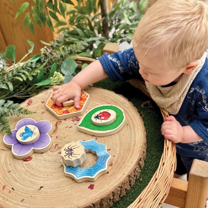 Alternate Image #1 of Who's Hiding? Garden Bug Puzzles - Set of 4