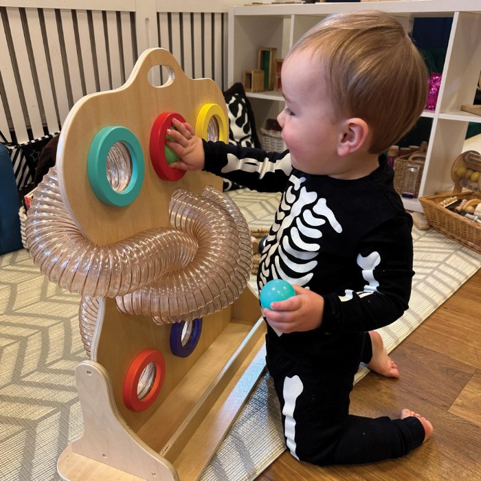 Alternate Image #1 of Twist and Turn Tubie