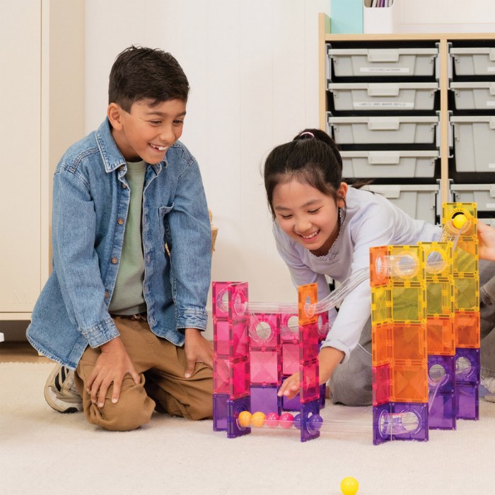 Alternate Image #1 of Magnetic Ball Run Engineering Class Pack - 392 Pieces