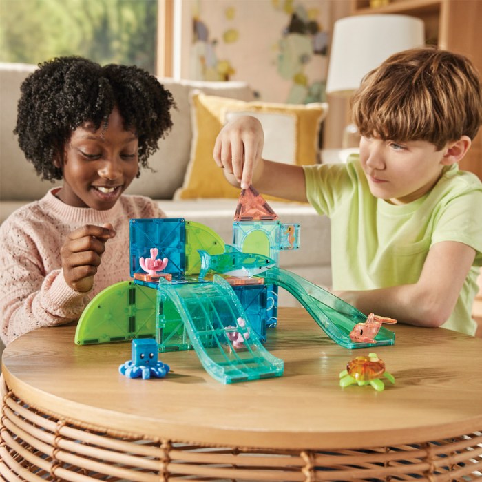 Alternate Image #1 of MAGNA-TILES&reg; Coral Reef - 25 Piece Set