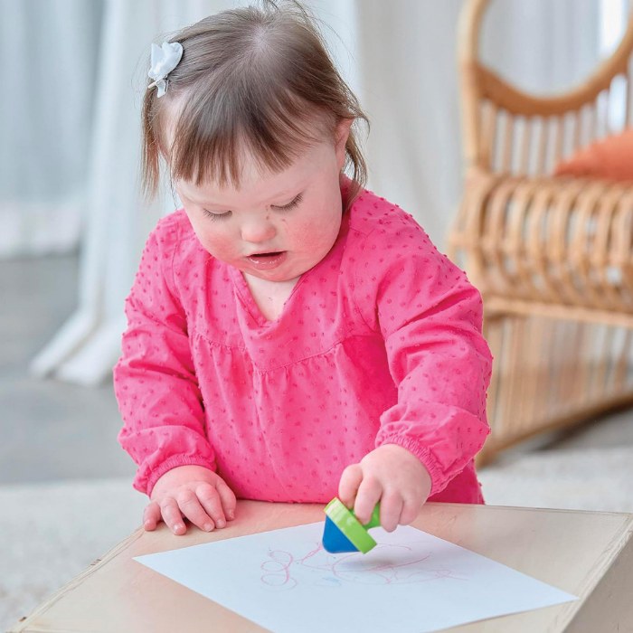 Alternate Image #1 of Easy-Grip Crayons - Set of 6