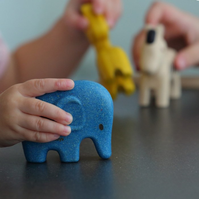 Alternate Image #1 of Eco-Friendly Wild Animal Set