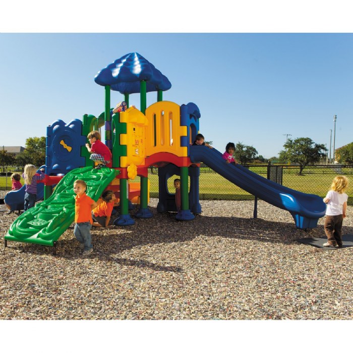 Alternate Image #1 of Discovery Range - Primary Colors - Ground Spike Mount