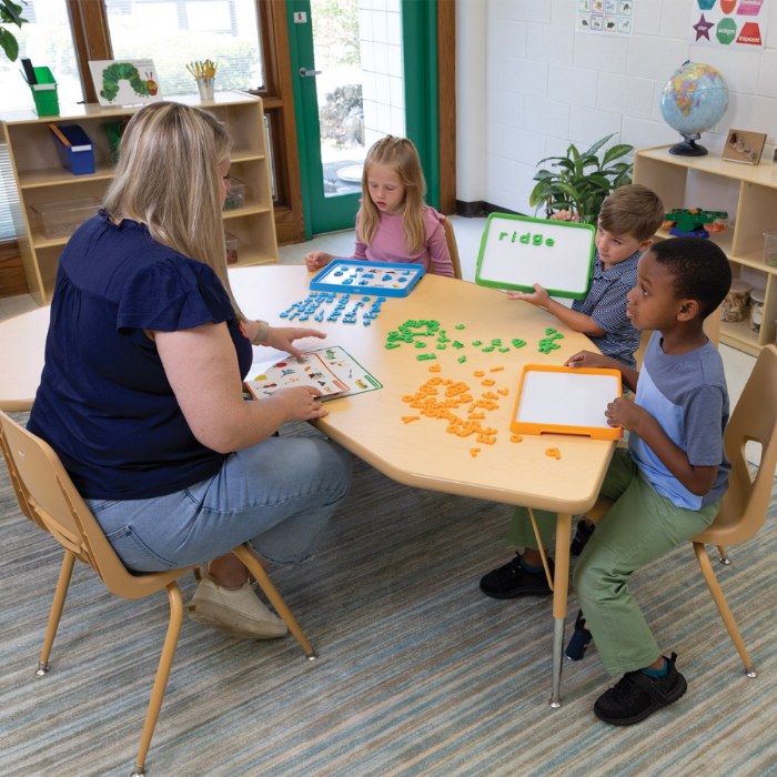 Alternate Image #1 of Nature Color Tapered Leg Stackable Chair With 17.5" Seat Height Teacher Chair - Natural
