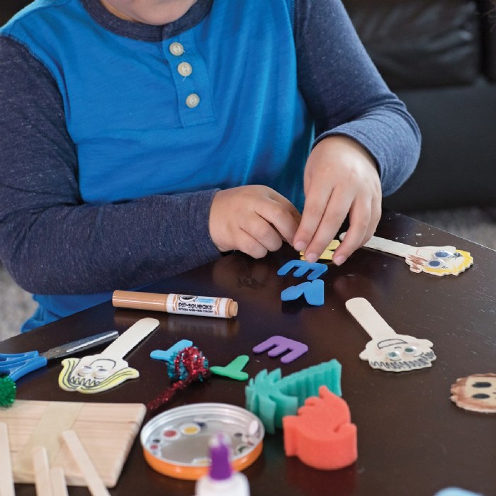 Alternate Image #1 of 500 Classic Wiggle Eyes - Assorted Colors and Sizes