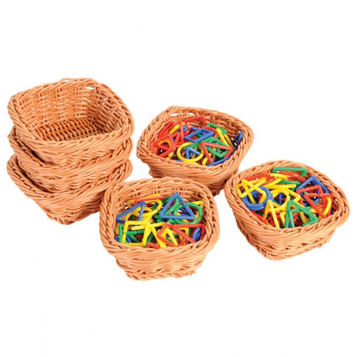 Primary Image of Square Plastic Woven Baskets - Set of 6