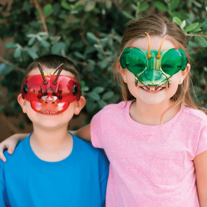 Alternate Image #1 of Buzzerks&reg; Set of 2 - Praying Mantis & Ant