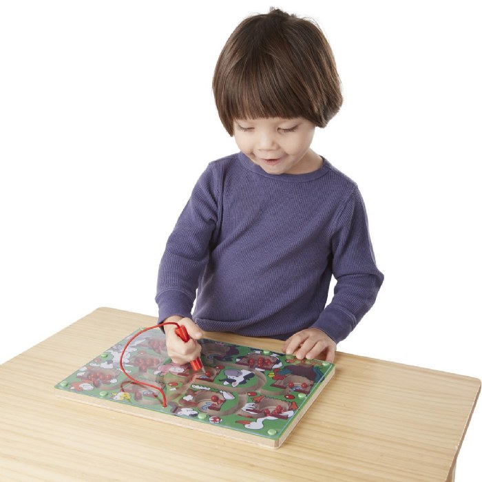 Alternate Image #1 of Friendly Farm&reg; Animals Magnetic 1 to 10 Number Maze