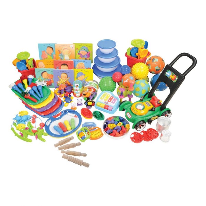 Primary Image of Mobile Infants & Toddlers: Create & Explore Activity Kit