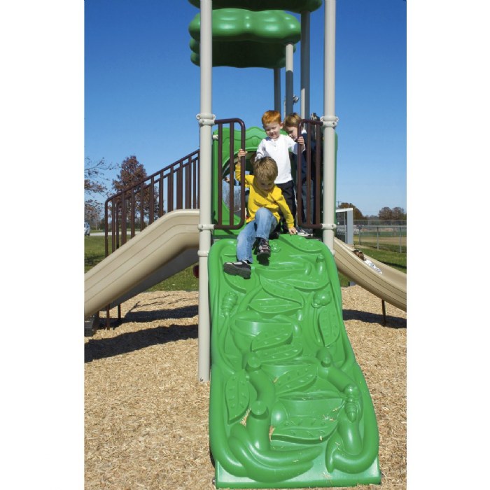 Alternate Image #1 of Hawk's Nest - Natural Colors