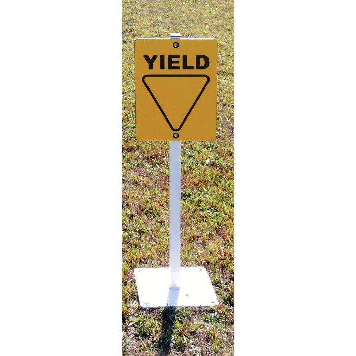 Primary Image of Traffic Sign - Yield